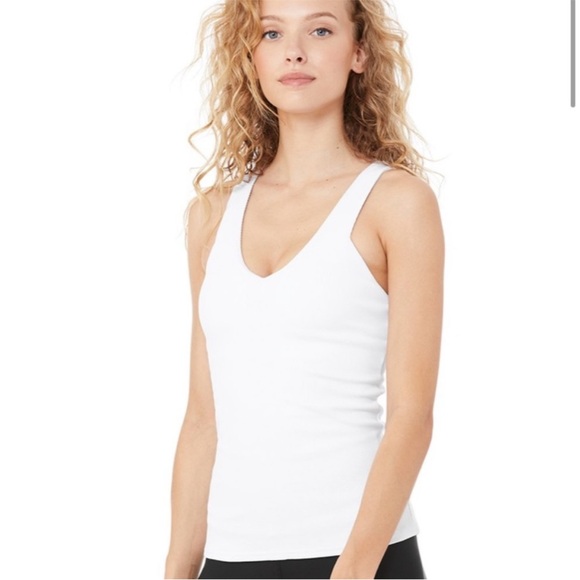 ALO Yoga Tops - Alo Yoga Elevate Tank — White XS